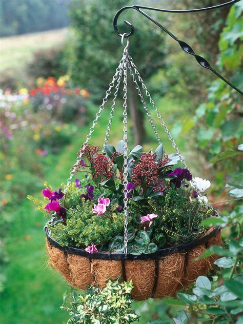 outdoor hanging planters and baskets